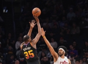 海星体育-关于杜兰特回归赛场，出色防守首场状态亮眼，加拿大队观众沸腾！的信息