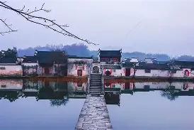 徽州朱雀队鏖战塞北战狼队，摩托车赛小组赛险胜，核心复出即建功。团队防守值得称道(韩官员捧遇害大学生骨灰回国)