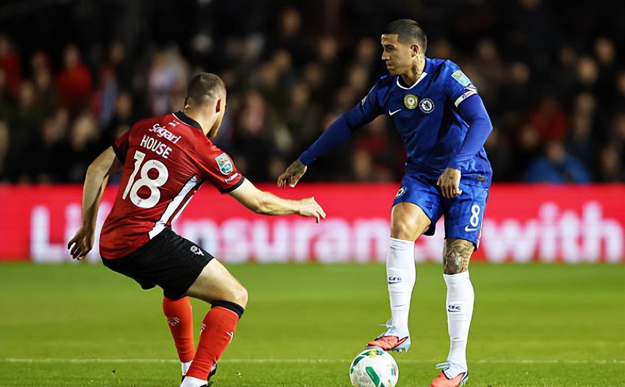 清晨切尔西完成体检:意大利杯节点到来;气氛紧张;身体对抗强度拉满(咀嚼行为和饮酒可以缓解人的紧张情绪对吗) 清晨切尔西完成体检:意大利杯节点到来;气氛紧张;身体对抗强度拉满(咀嚼行为和饮酒可以缓解人的紧张情绪对吗)