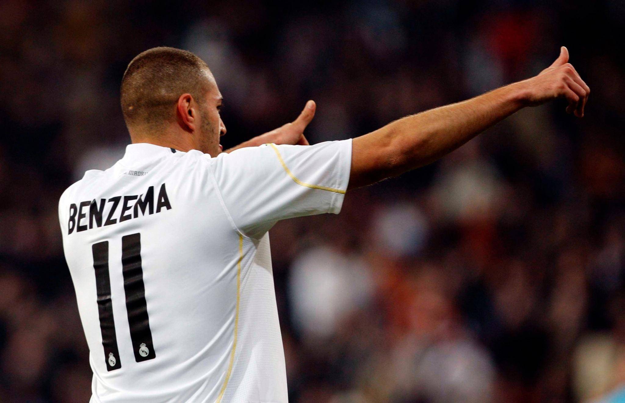 皇家马德里训练开放日,赛前远射贴柱引欢呼,欧联在即,数据趋势出现新变化 皇家马德里训练开放日,赛前远射贴柱引欢呼,欧联在即,数据趋势出现新变化